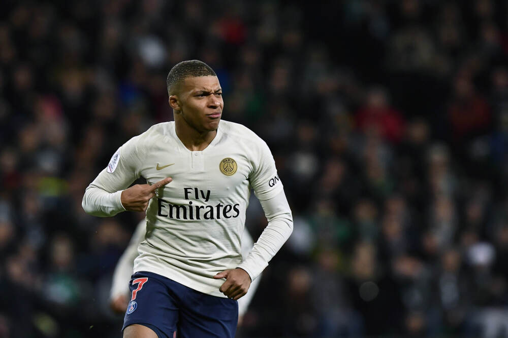 AI投资潮驱动产业链业绩爆发，PCB龙头加速全球扩产